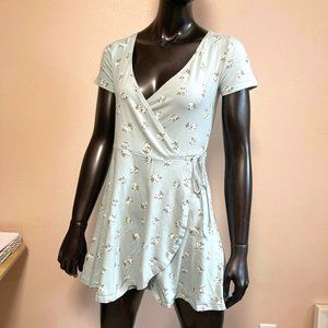 #0273 Hollister Mint Green V Neck Floral Print Short Sleeve Dress Size XS